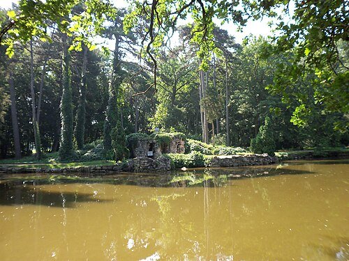 Асканія-Нова (дендропарк)