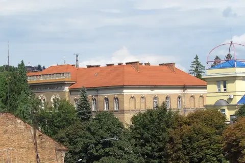 Палісадник хімкорпусу держуніверситету — фото 6