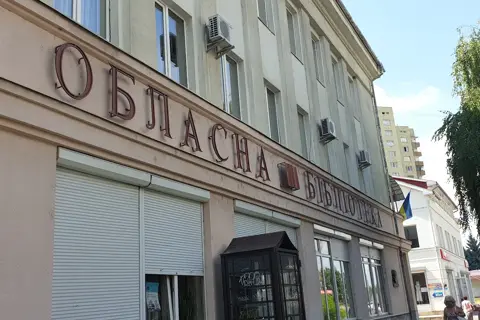 Палісадник університетської бібліотеки — фото 4