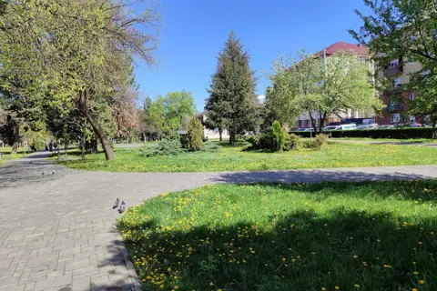 Міський сквер (парк ім. Андрія Кузьменка) — фото 1