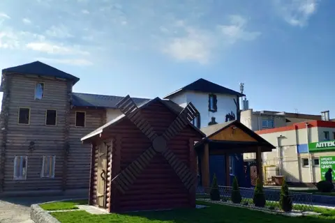 Сквер на площі 700-річчя міста (Черкаси) — фото 11