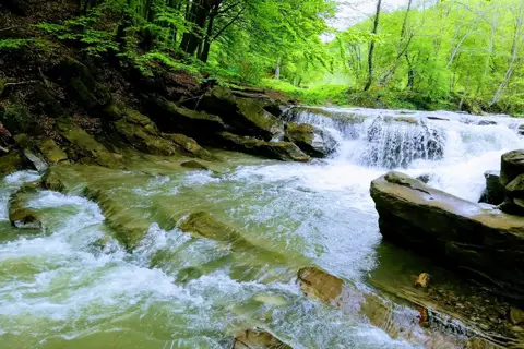 Водоспад Лужки