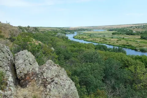 Каньйон з водоспадом — фото 3